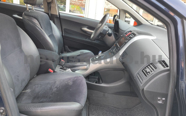 TOYOTA Auris 1.8 HSD Sol Navi Aut. személygépkocsi - 1798cm3 Hybrid 121524 8/12