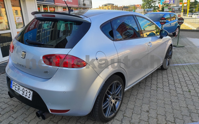 SEAT Leon 2.0 TFSI Cupra R személygépkocsi - 1984cm3 Benzin 121495 12/12