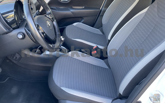 TOYOTA Aygo 1.0 x-play x-shift személygépkocsi - 998cm3 Benzin 121626 5/12