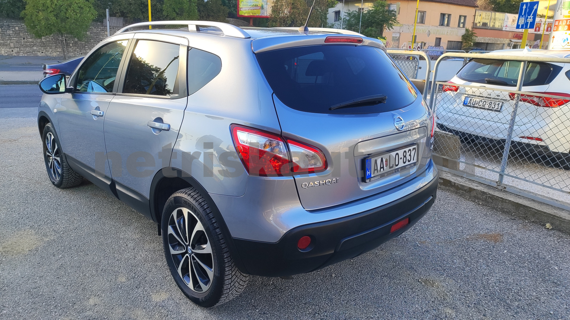 NISSAN Qashqai 2.0 dCi Tekna 4WD Aut. személygépkocsi - 1995cm3 Diesel 121602 2/12