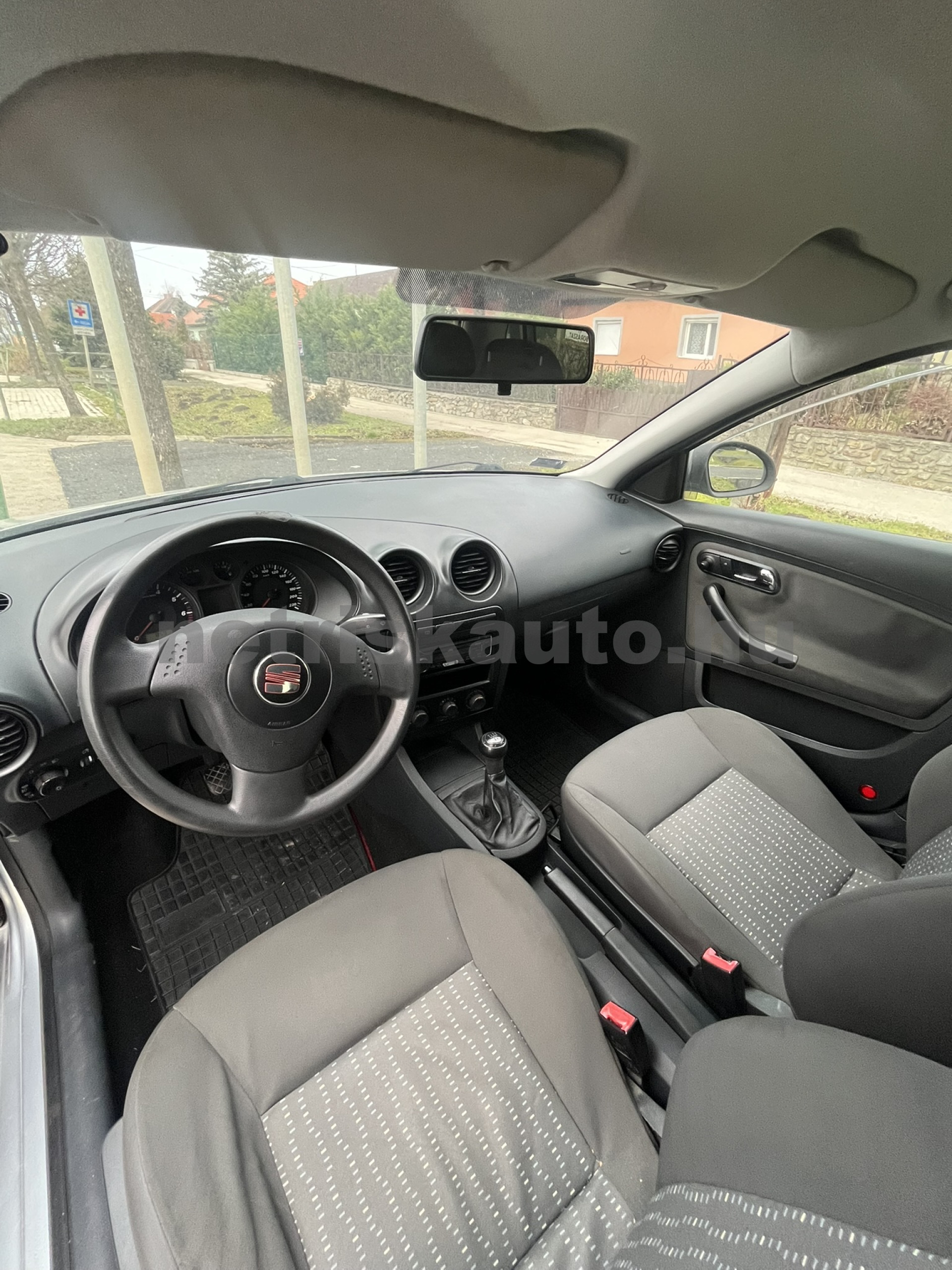 SEAT Ibiza 1.4 16V Reference személygépkocsi - 1390cm3 Benzin 121344 9/12