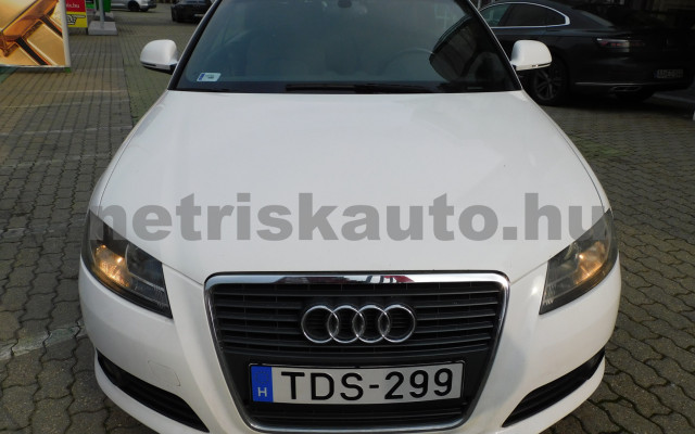 AUDI A3 2.0 PD TDI Attraction DSG DPF személygépkocsi - 1968cm3 Diesel 119964 11/12
