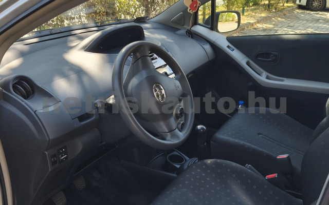 TOYOTA Yaris 1.3 Terra személygépkocsi - 1296cm3 Benzin 121250 5/7