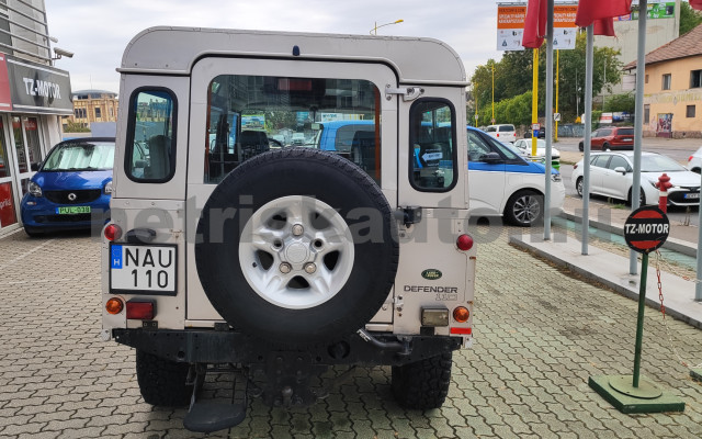 LAND ROVER Defender 2.5 TD5 SW személygépkocsi - 2495cm3 Diesel 121264 3/12