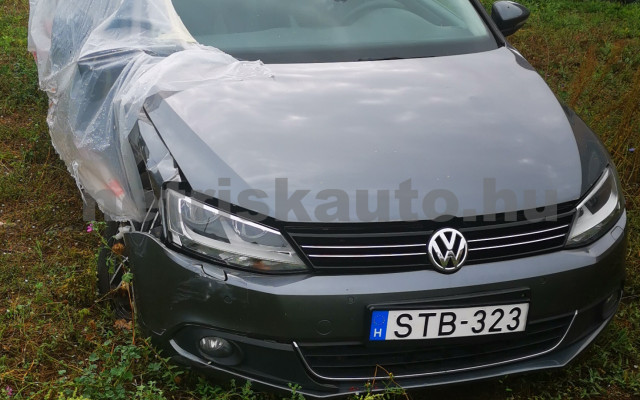 VW Jetta 1.2 TSI Comfortline személygépkocsi - 1197cm3 Benzin 120415 2/7