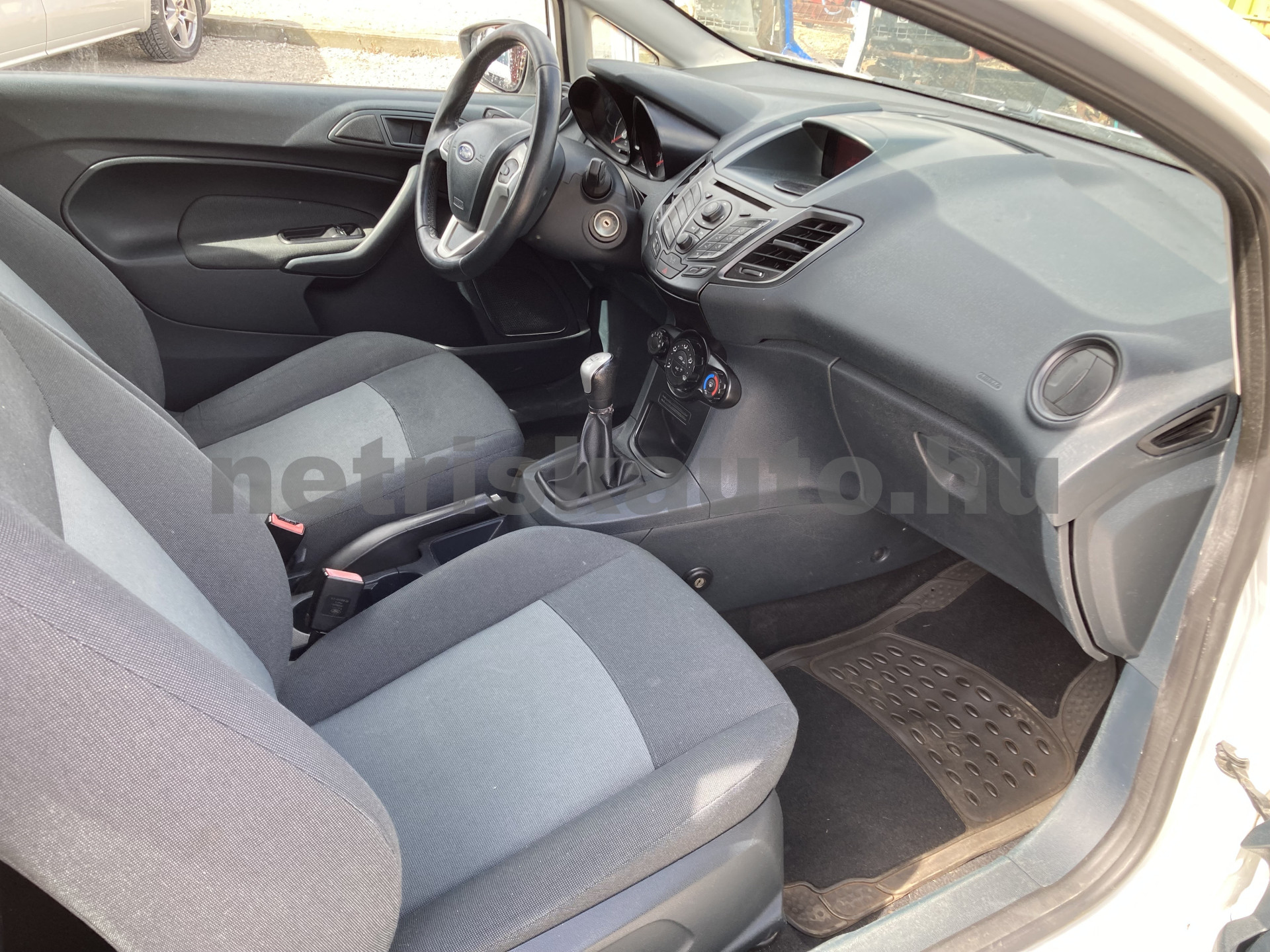FORD Fiesta 1.4 TDCi Ambiente EURO5 tehergépkocsi 3,5t össztömegig - 1399cm3 Diesel 121465 7/8