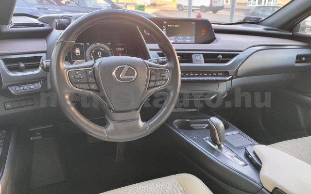 LEXUS UX személygépkocsi - cm3 Kizárólag elektromos 121462 6/12