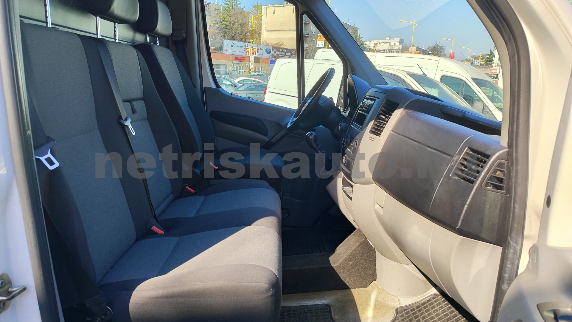 VW Crafter 2.0 CR TDI 35 L4H3 tehergépkocsi 3,5t össztömegig - 1968cm3 Diesel 121413 6/12