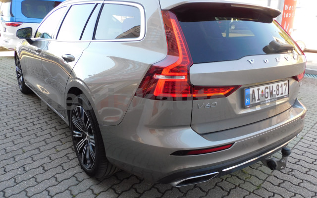 VOLVO V60 2.0 [B4] MHEV Ultimate Bright DCT személygépkocsi - 1969cm3 Hybrid 121241 3/12