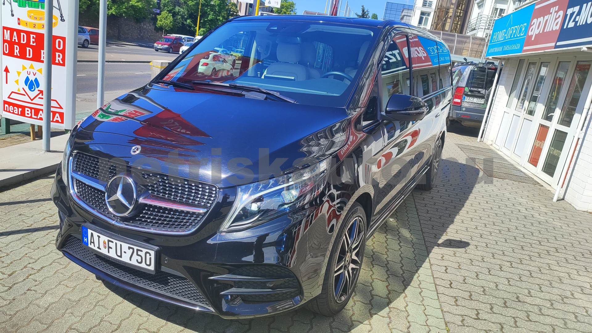 MERCEDES-BENZ V-osztály V 250 BlueTec/d L Aut. 7sz tehergépkocsi 3,5t össztömegig - 1950cm3 Diesel 121459 11/12