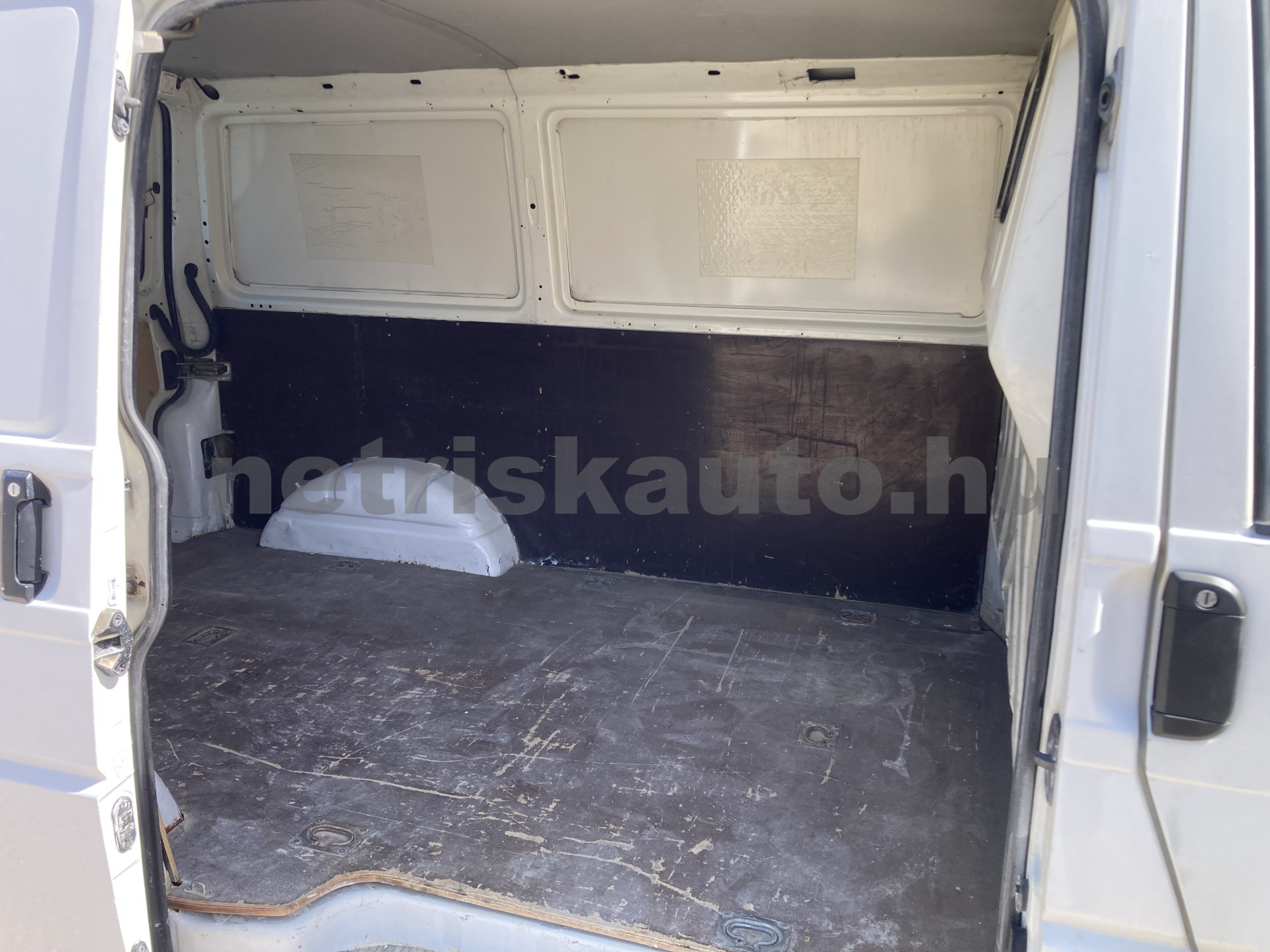 VW Transporter 2.5 7DA 1T2 tehergépkocsi 3,5t össztömegig - 2461cm3 Diesel 121574 7/9