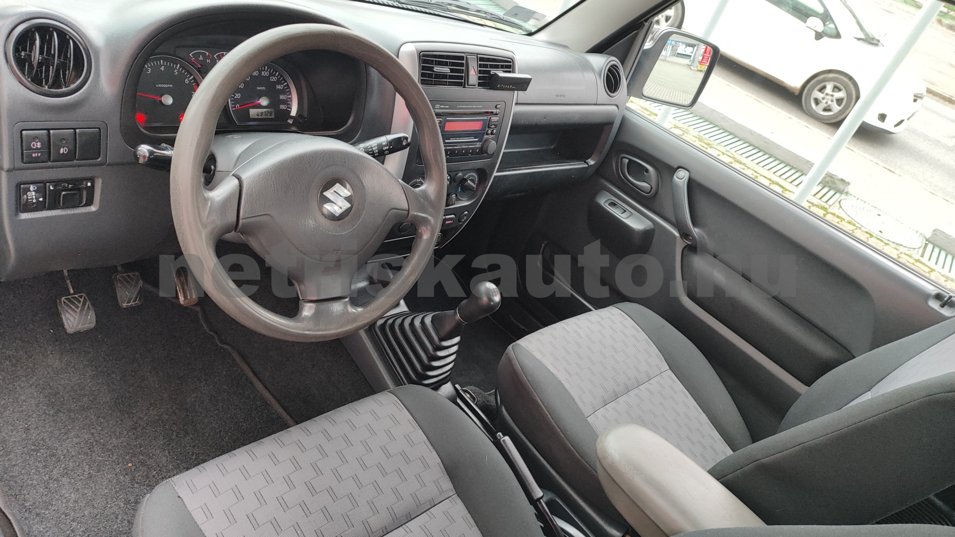 SUZUKI Jimny 1.3 4WD AC CD 15''AW személygépkocsi - 1328cm3 Benzin 121353 6/12