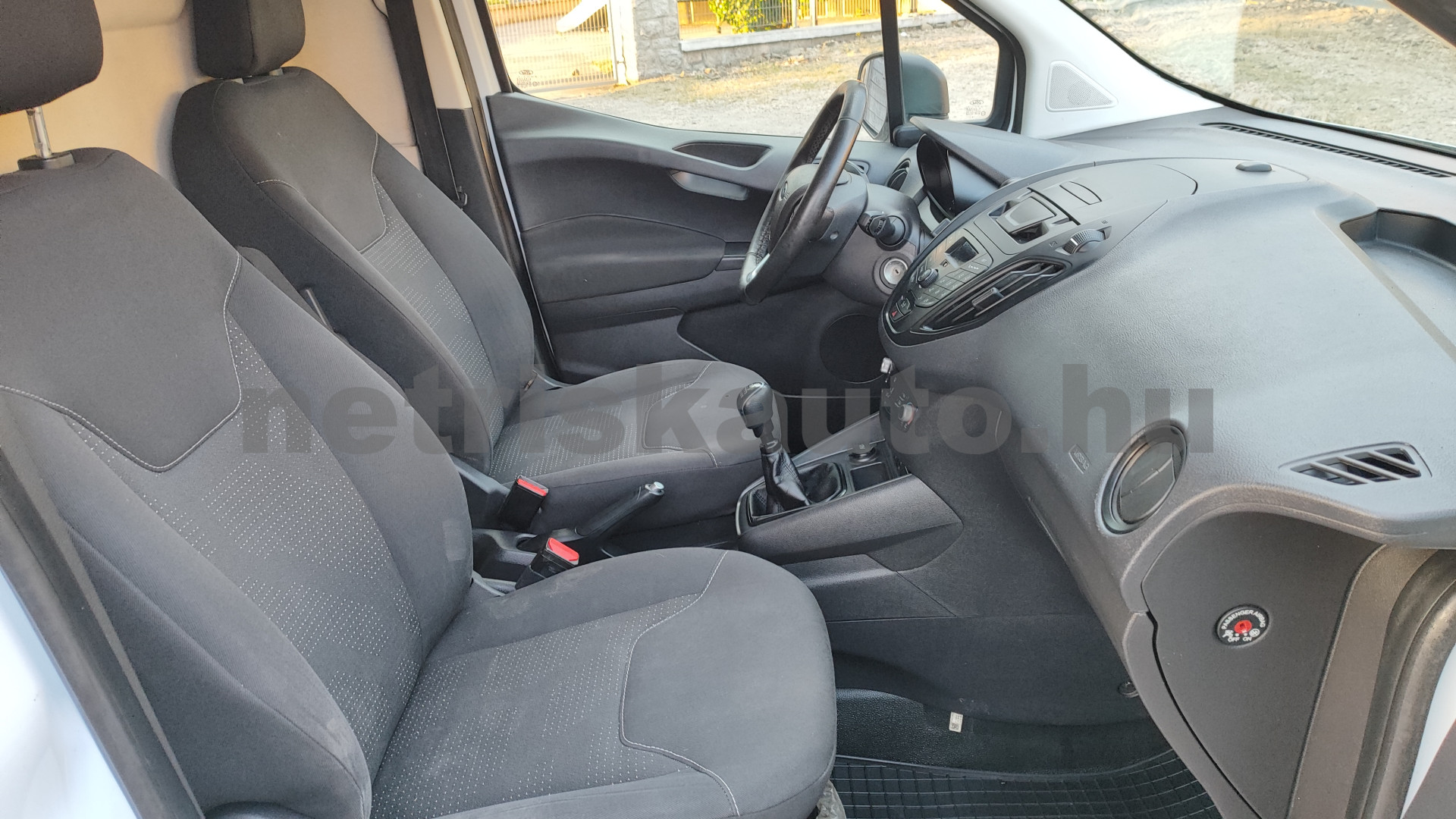 FORD Courier 1.5 TDCi Transit Trend S&S tehergépkocsi 3,5t össztömegig - 1498cm3 Diesel 121448 8/12