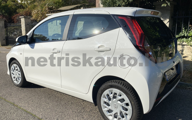 TOYOTA Aygo 1.0 x-play x-shift személygépkocsi - 998cm3 Benzin 121626 2/12