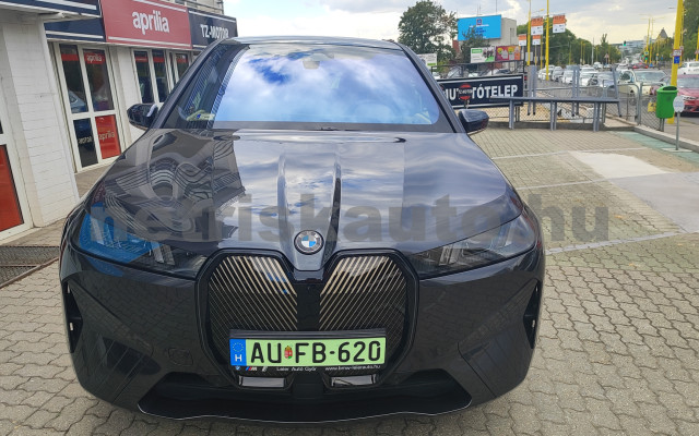 BMW iX iX xDrive60 109,1kWh személygépkocsi - cm3 Kizárólag elektromos 121571 3/12