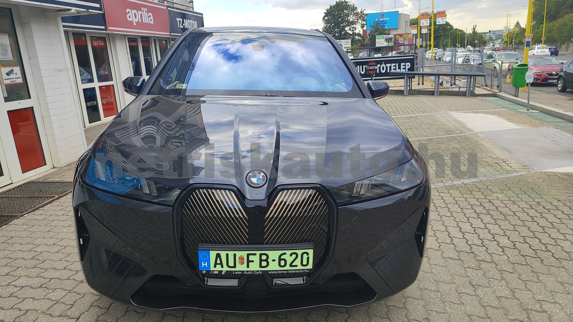 BMW iX iX xDrive60 109,1kWh személygépkocsi - cm3 Kizárólag elektromos 121571 3/12