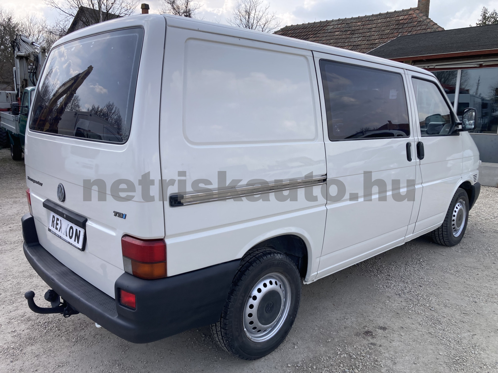 VW Transporter 2.5 Mixto tehergépkocsi 3,5t össztömegig - 2461cm3 Diesel 121415 4/9
