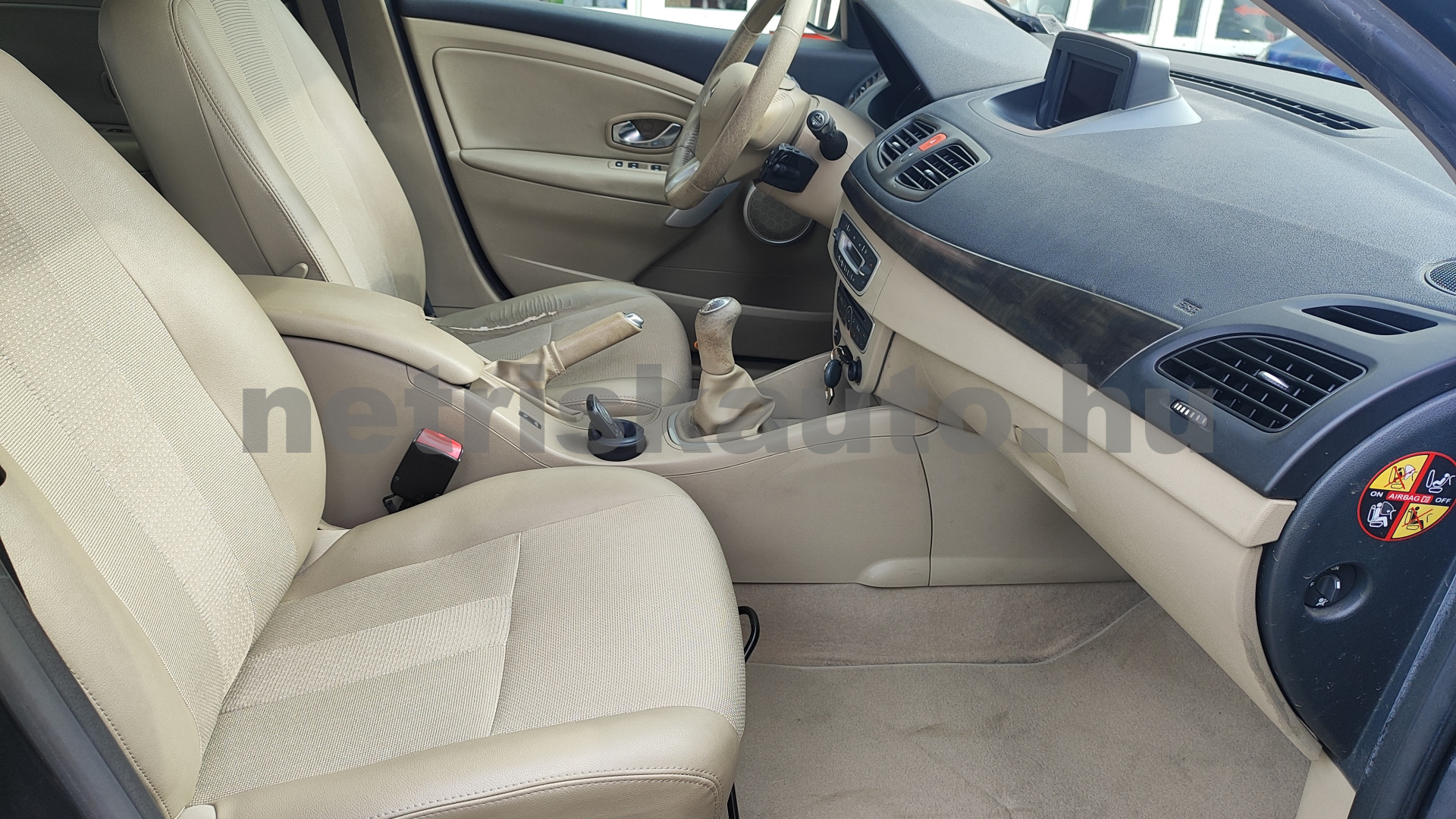 RENAULT Fluence 1.6 Privilege EURO5 személygépkocsi - 1598cm3 Benzin 121417 9/12