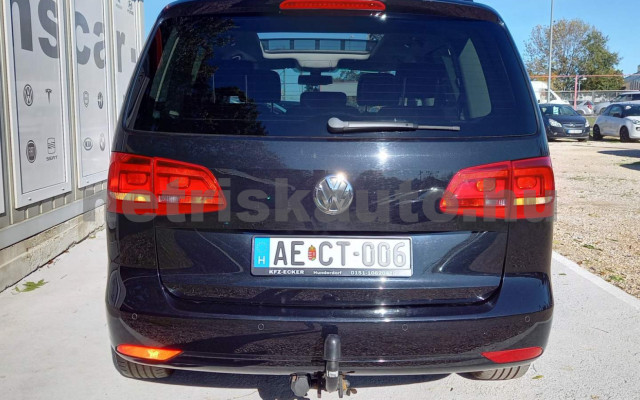 VW Touran 2.0 CR TDI Comfortline személygépkocsi - 1968cm3 Diesel 120477 9/39