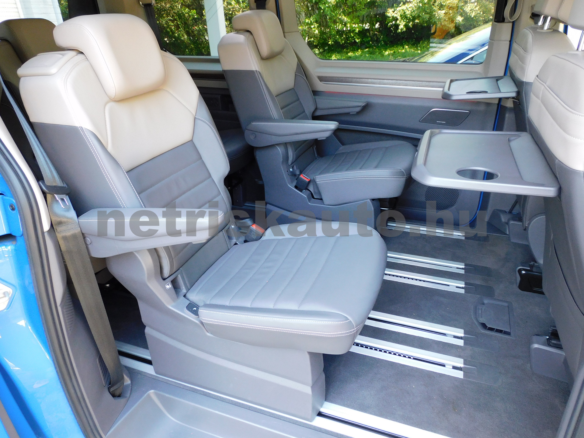 VW Transporter 1.4 TSI PHEV DSG HT (7 sz.) tehergépkocsi 3,5t össztömegig - 1395cm3 Hybrid 121205 10/12