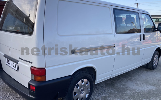 VW Transporter 2.4 Mixto tehergépkocsi 3,5t össztömegig - 2370cm3 Diesel 121414 4/9