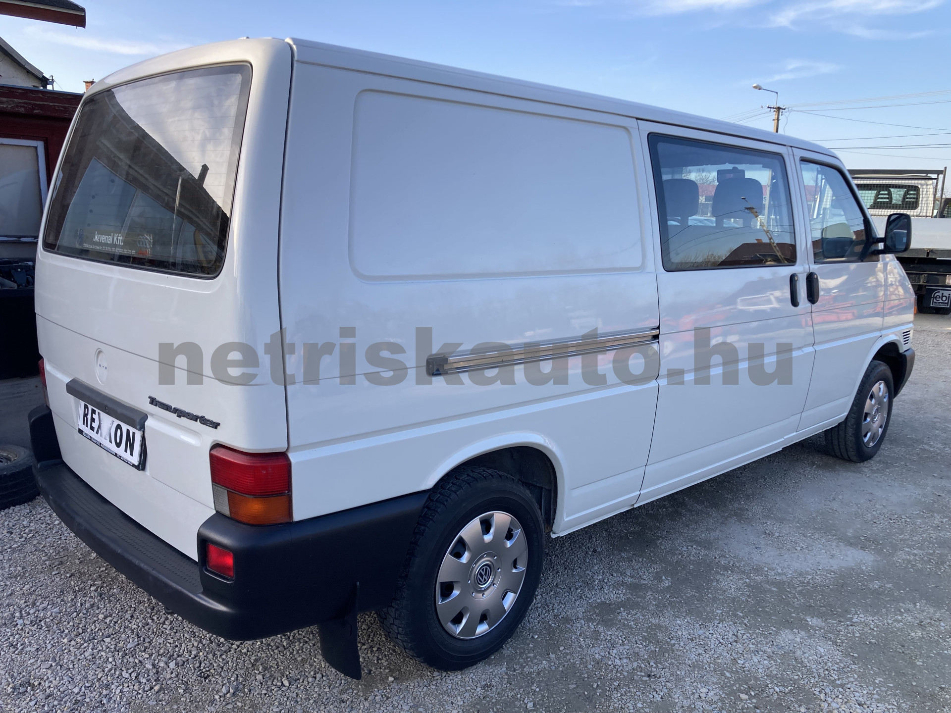 VW Transporter 2.4 Mixto tehergépkocsi 3,5t össztömegig - 2370cm3 Diesel 121414 4/9
