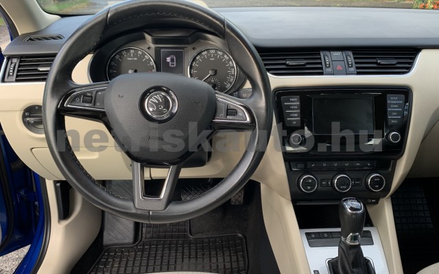 SKODA Octavia 2.0 CR TDI Elegance DSG személygépkocsi - 1968cm3 Diesel 119881 5/10