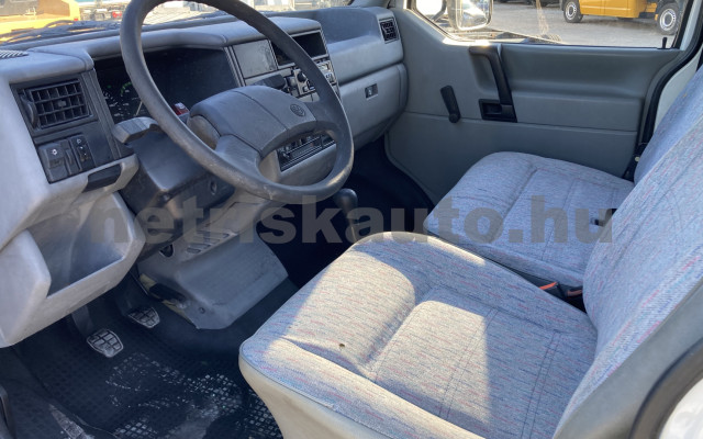 VW Transporter 2.4 70E 1F2 O tehergépkocsi 3,5t össztömegig - 2370cm3 Diesel 121606 7/8