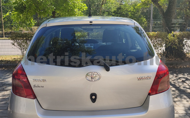 TOYOTA Yaris 1.3 Terra személygépkocsi - 1296cm3 Benzin 121250 3/7