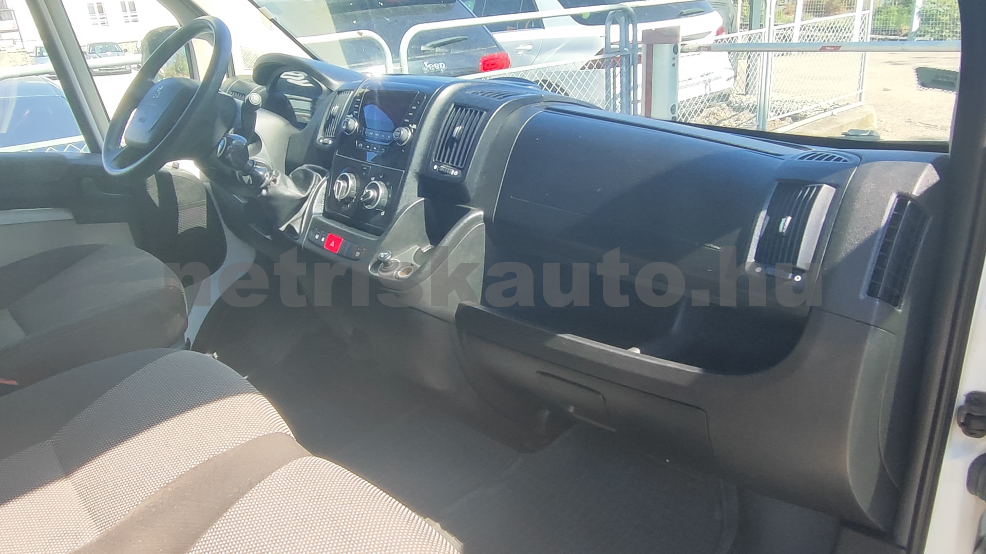 PEUGEOT Boxer 2.0 BHDI 350 FT L2H2 Access E6 tehergépkocsi 3,5t össztömegig - 1997cm3 Diesel 121575 7/12