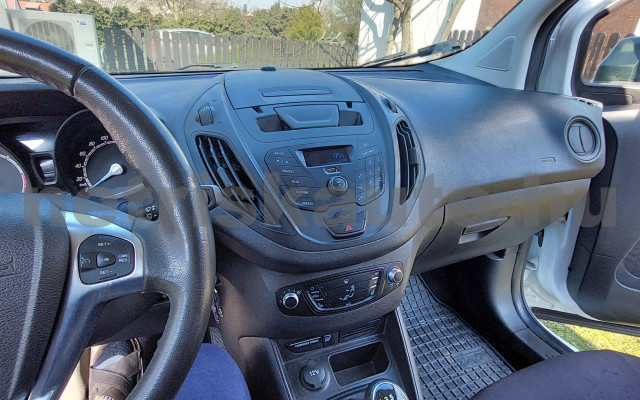 FORD Courier 1.5 TDCi Transit Trend S&S tehergépkocsi 3,5t össztömegig - 1498cm3 Diesel 121435 6/6