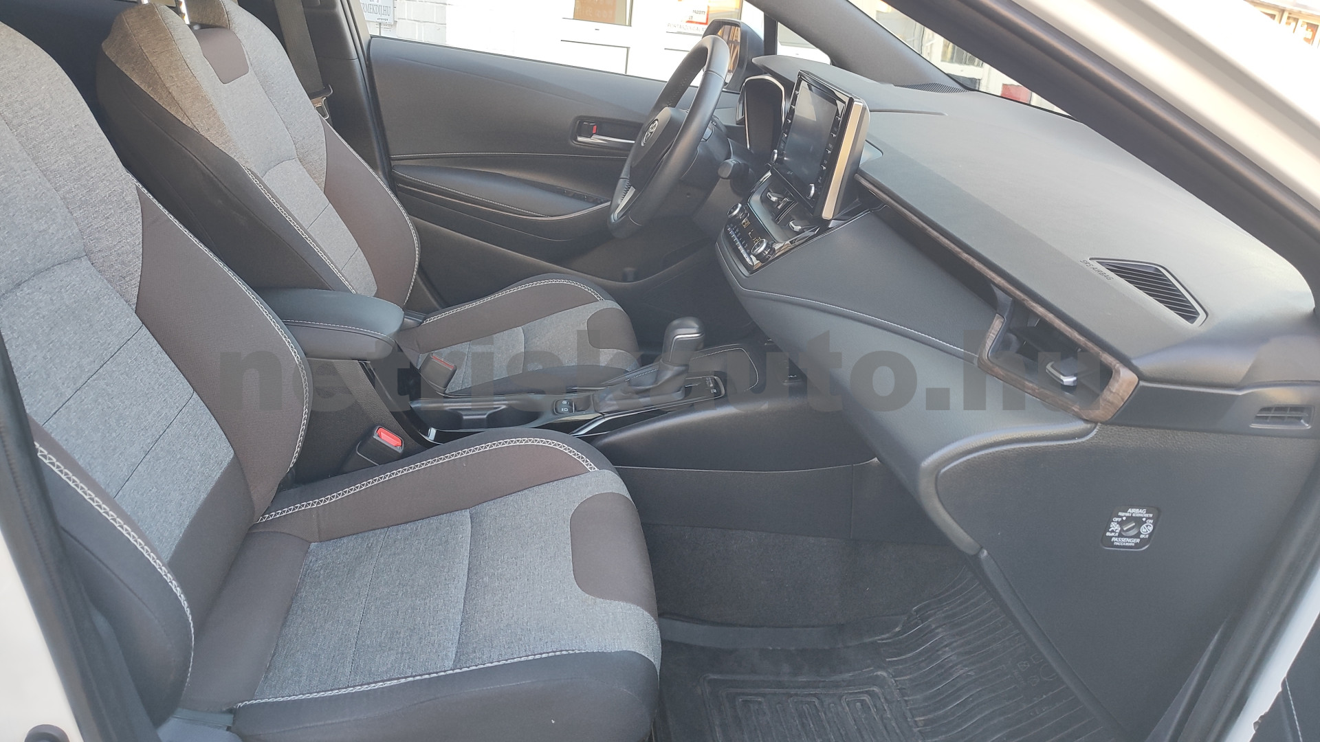 TOYOTA Corolla 1.8 Hybrid Trek e-CVT személygépkocsi - 1798cm3 Hybrid 121589 8/12