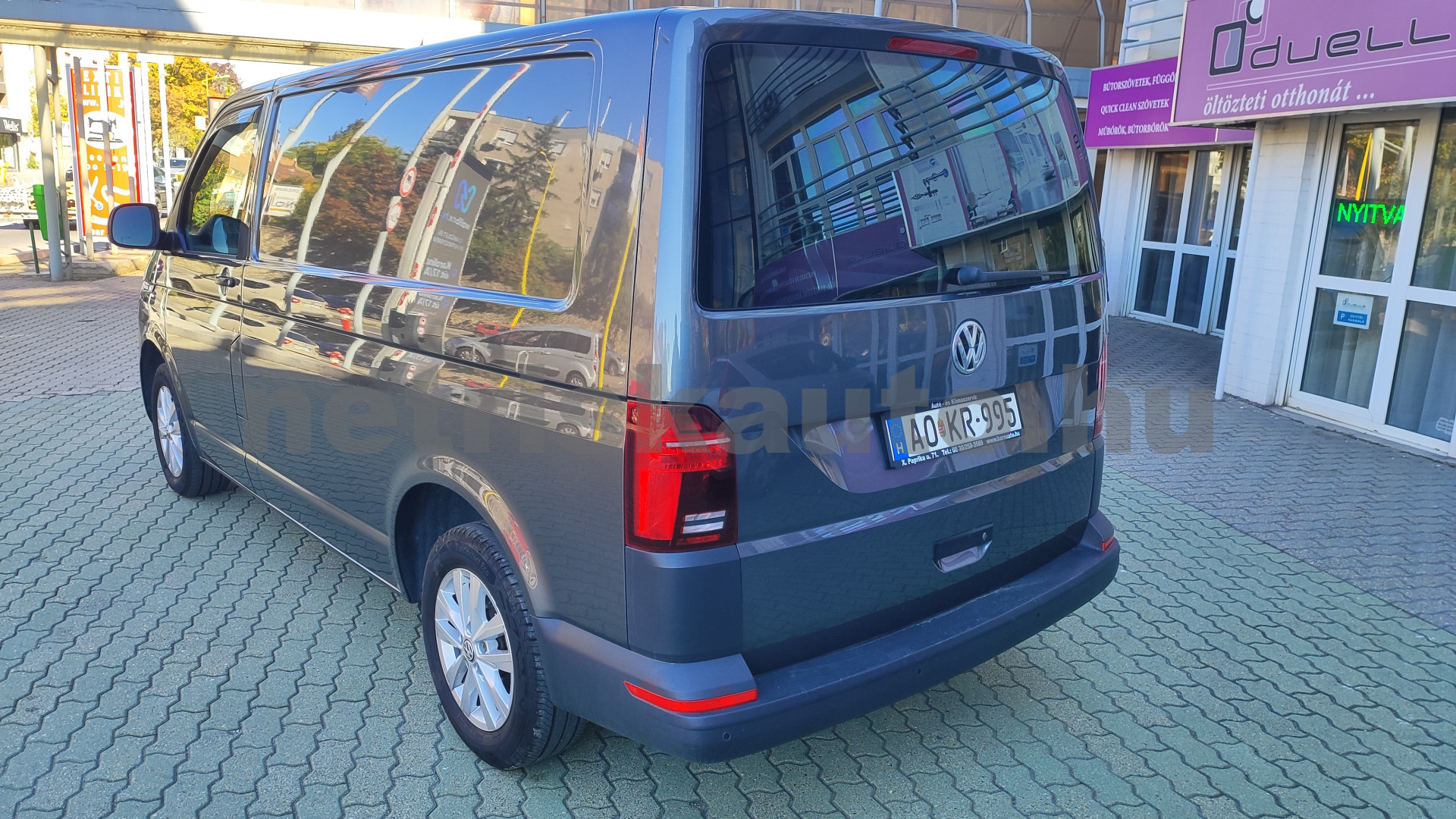 VW Transporter 2.0 TDi T6.1 RT (3 sz.) tehergépkocsi 3,5t össztömegig - 1968cm3 Diesel 121609 2/12