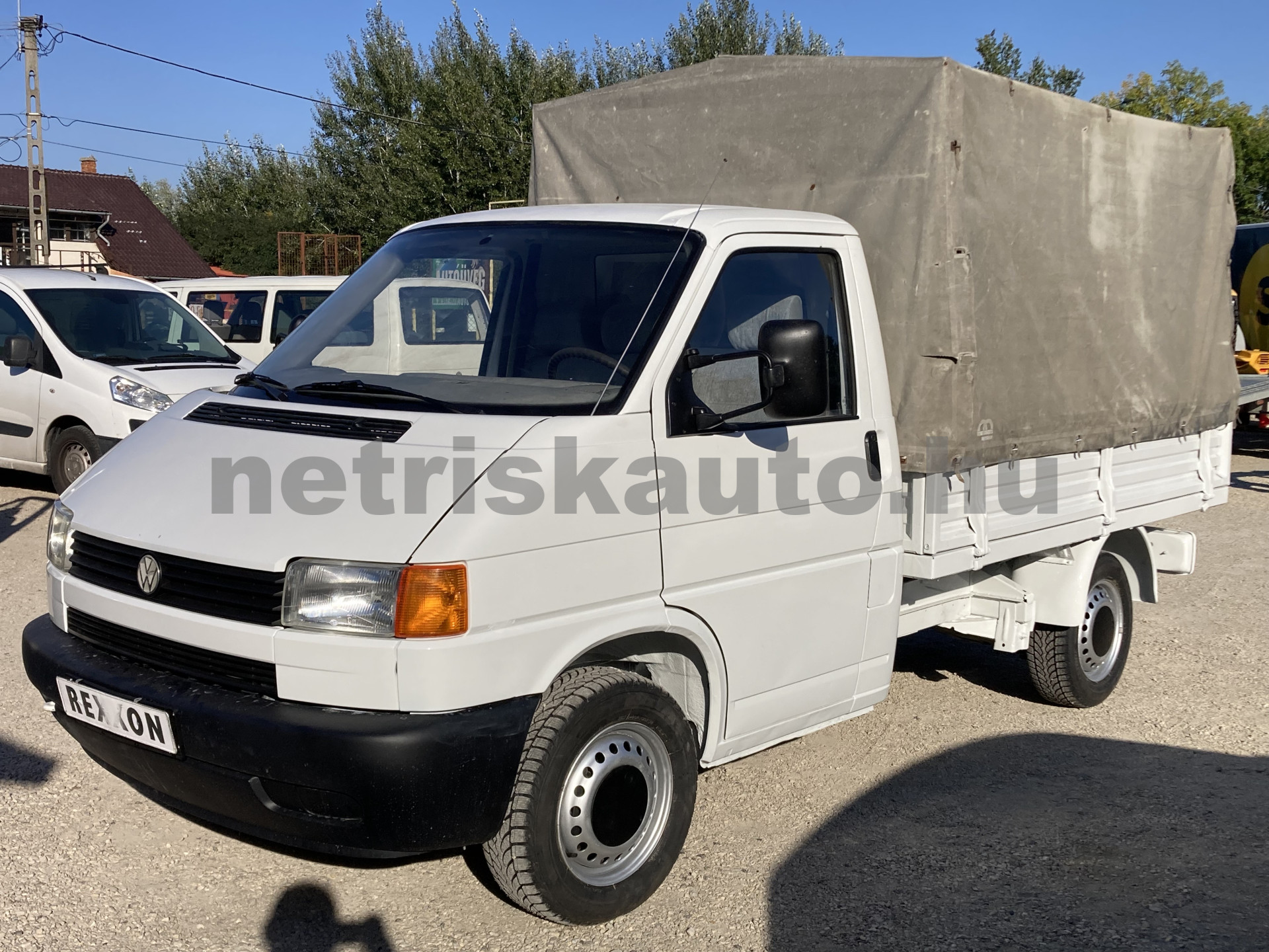 VW Transporter 2.4 70E 1F2 O tehergépkocsi 3,5t össztömegig - 2370cm3 Diesel 121606 1/8