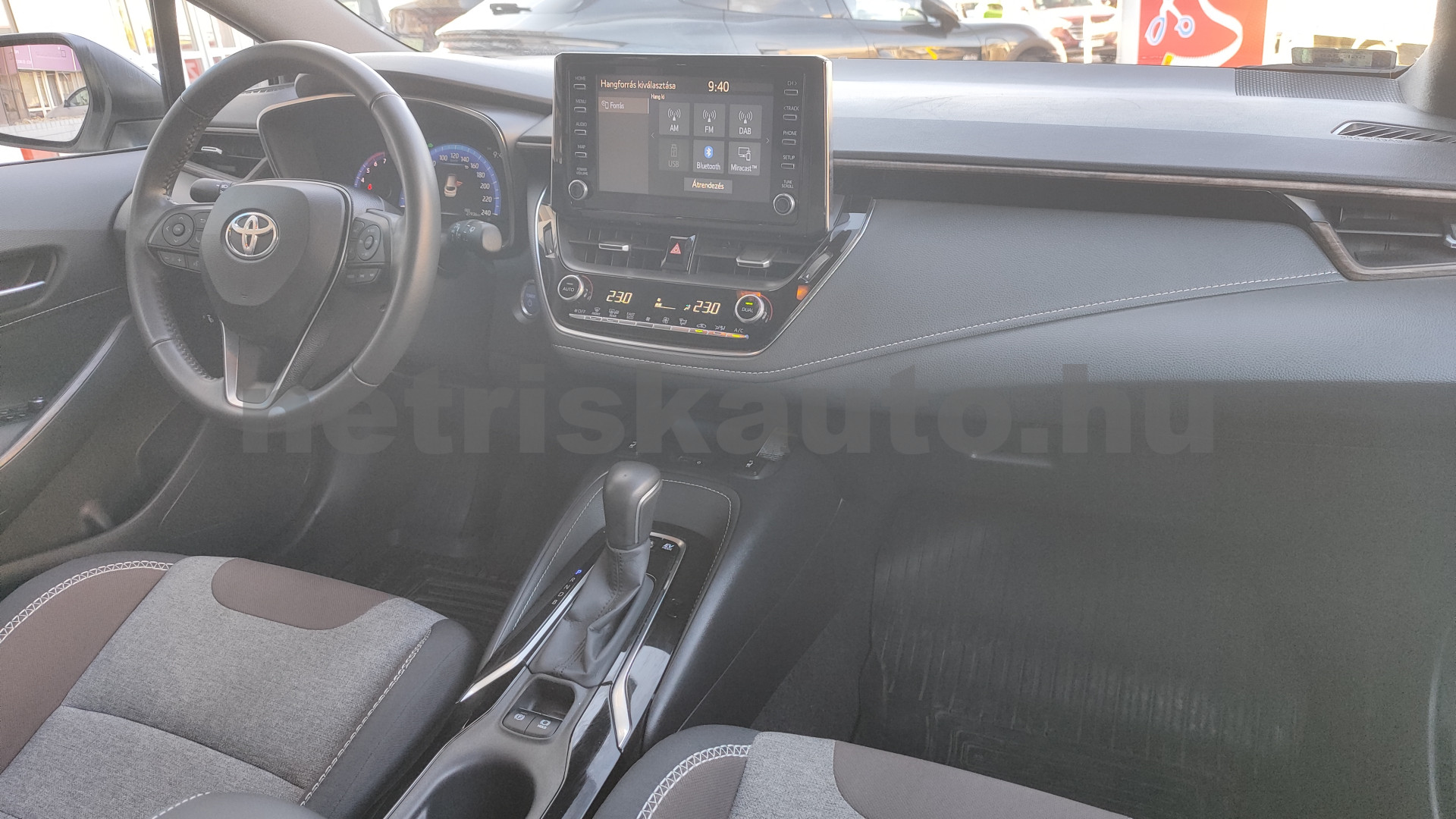 TOYOTA Corolla 1.8 Hybrid Trek e-CVT személygépkocsi - 1798cm3 Hybrid 121589 7/12