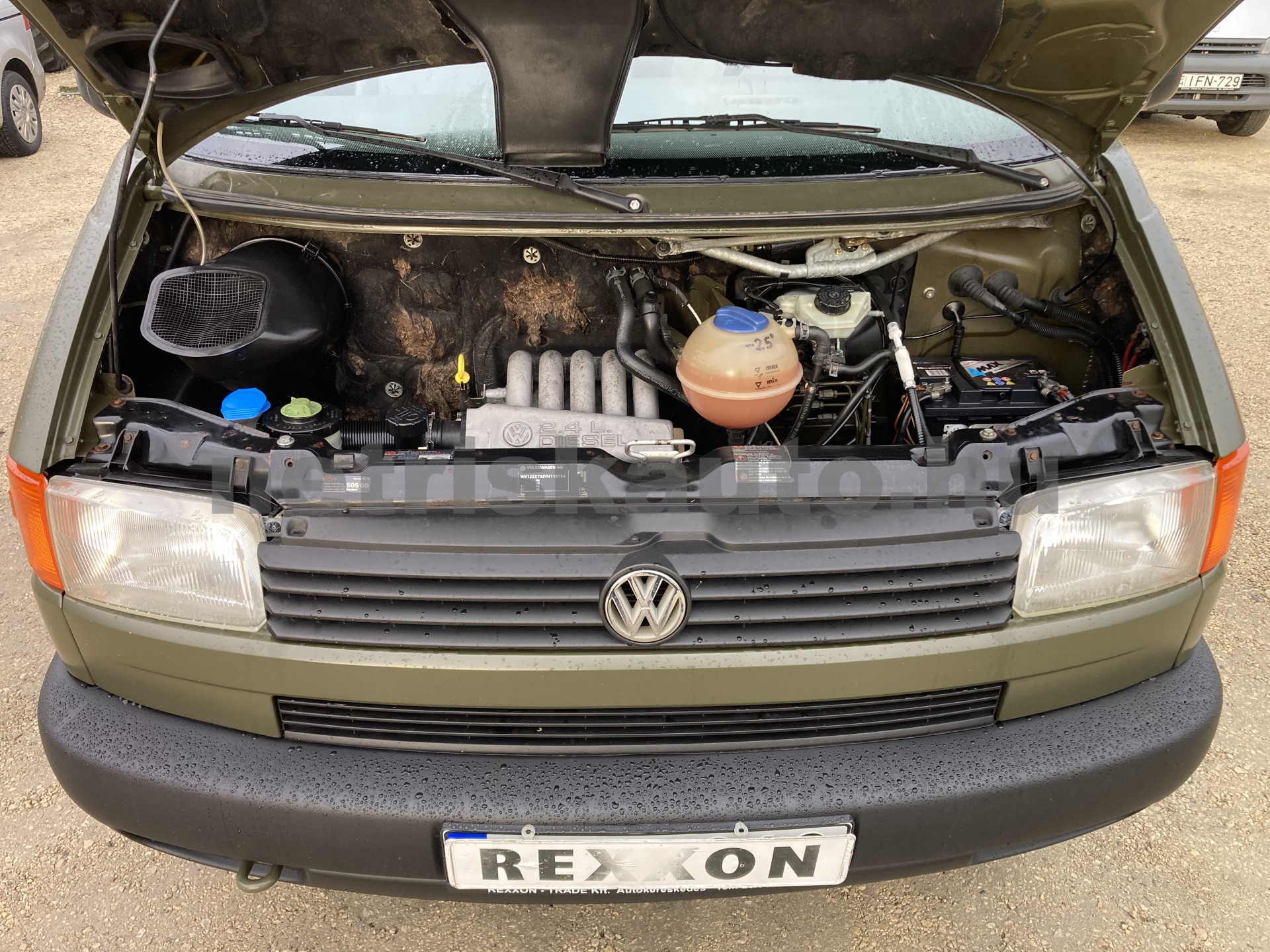 VW Transporter 2.4 Syncro 7DM 1F5 F tehergépkocsi 3,5t össztömegig - 2370cm3 Diesel 121346 6/9