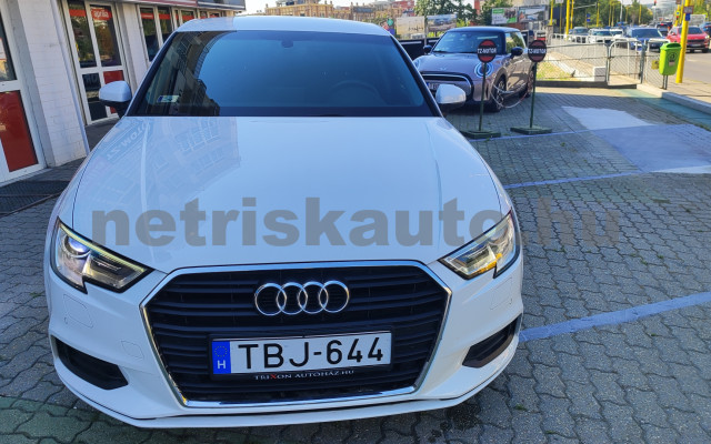 AUDI A3 30 TDI Design személygépkocsi - 1598cm3 Diesel 121512 3/12