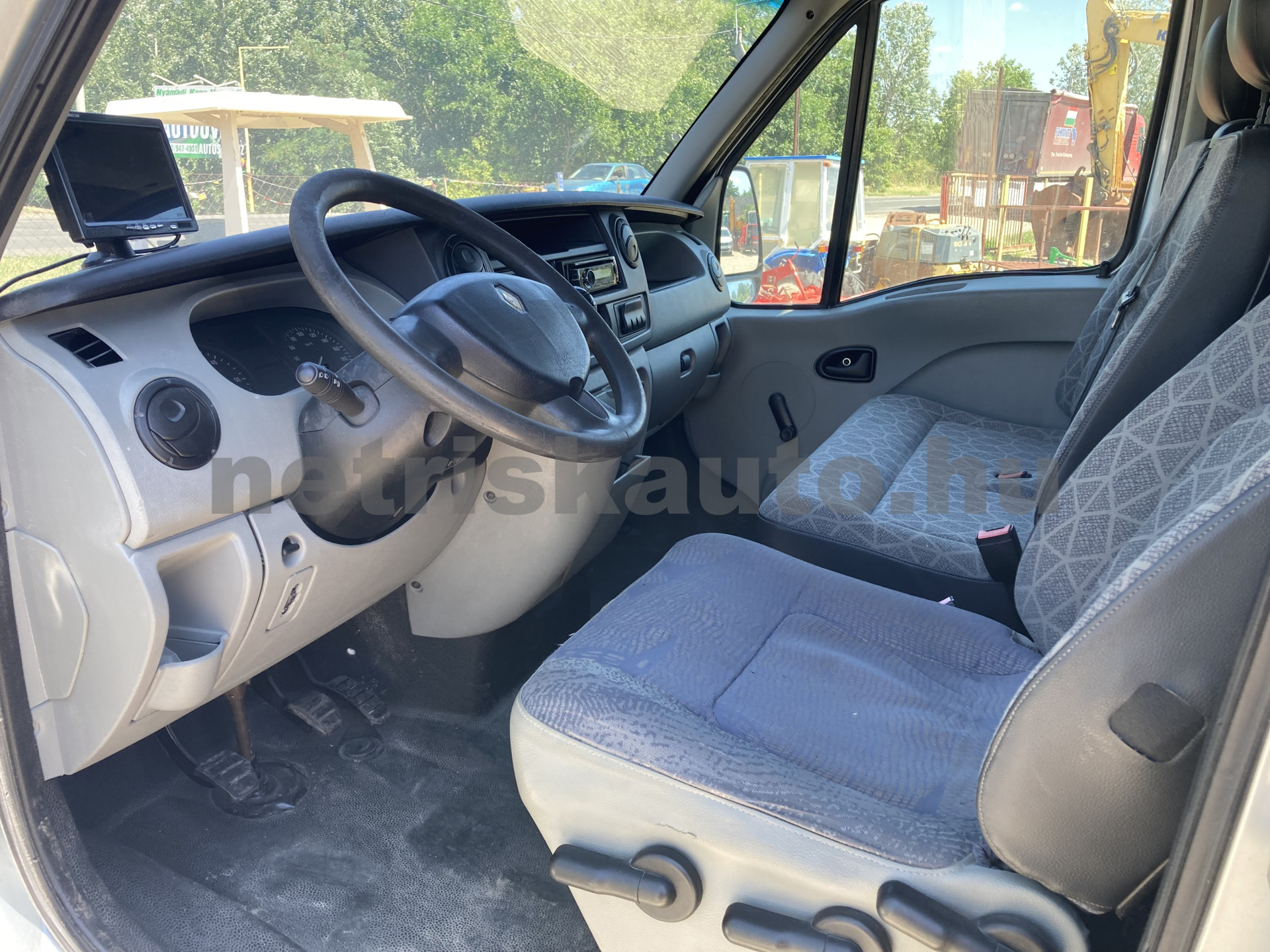 RENAULT Master 2.5 dCi L3H1 tehergépkocsi 3,5t össztömegig - 2463cm3 Diesel 121167 11/12