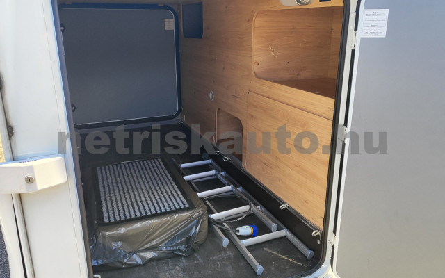 FORD Transit 2.0 TDCi 330 MWB Trend (5 sz.) tehergépkocsi 3,5t össztömegig - 1995cm3 Diesel 121467 12/12