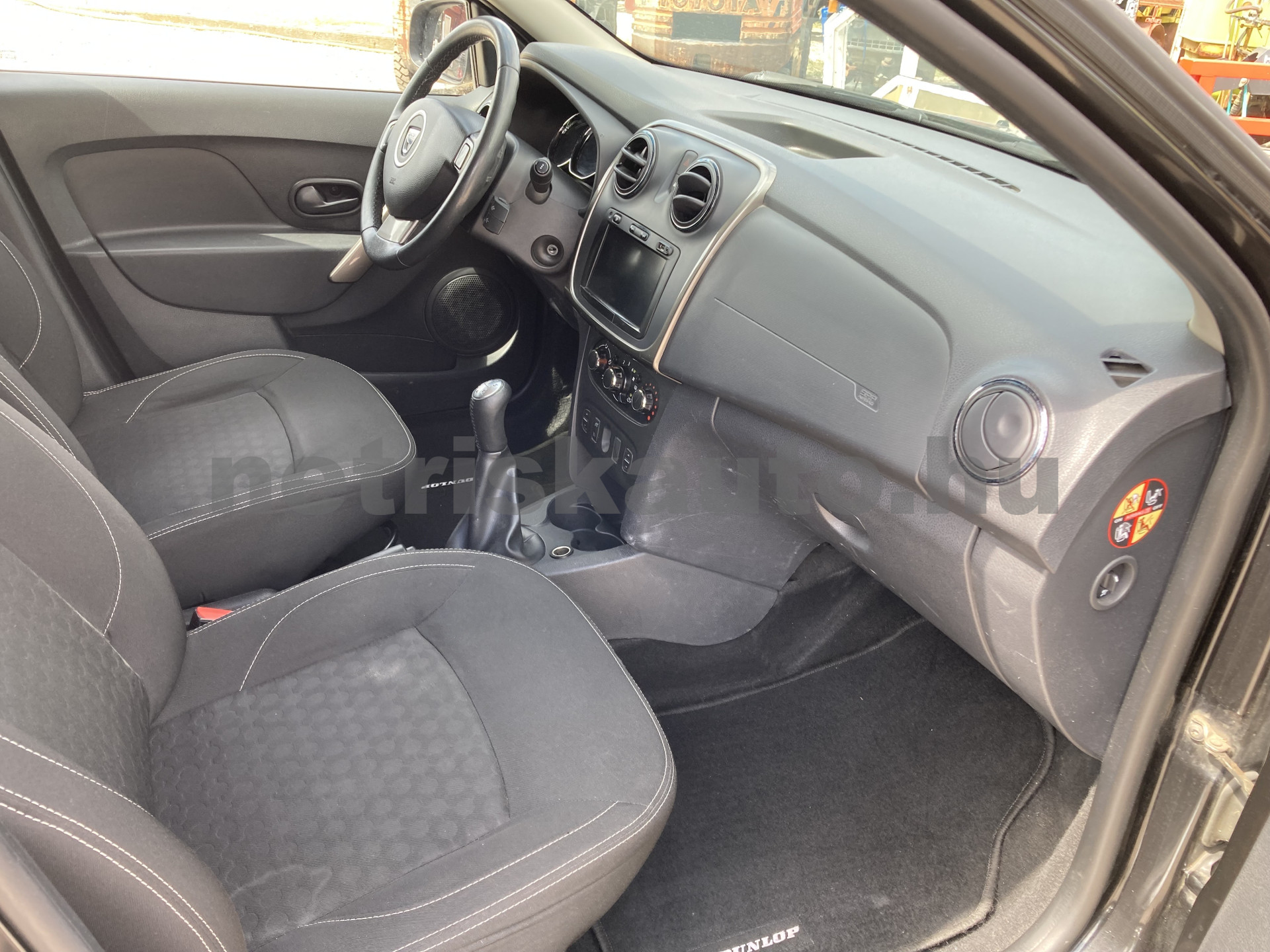 DACIA Logan 1.5 dCi Arctic személygépkocsi - 1461cm3 Diesel 121533 7/10