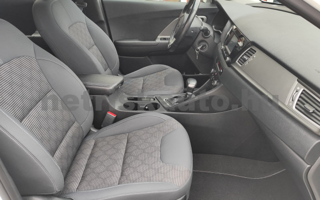 KIA Niro 1.6 GDI LX DCT személygépkocsi - 1580cm3 Hybrid 121487 8/12
