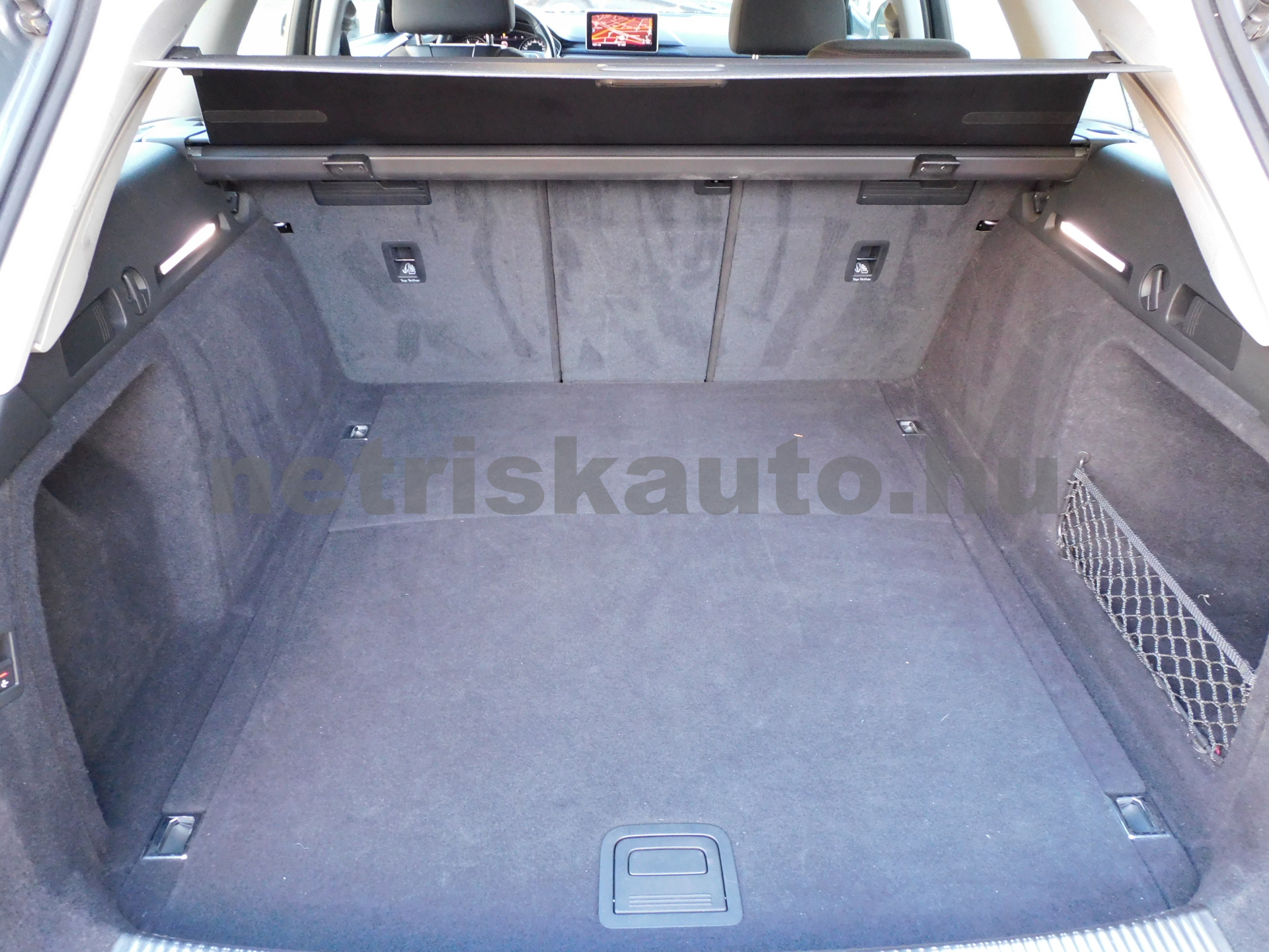 AUDI A4 40 TDI S line quattro S-tronic személygépkocsi - 1968cm3 Diesel 121040 10/12