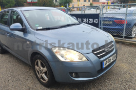 KIA Cee'd 1.4 EX személygépkocsi - 1396cm3 Benzin 121582