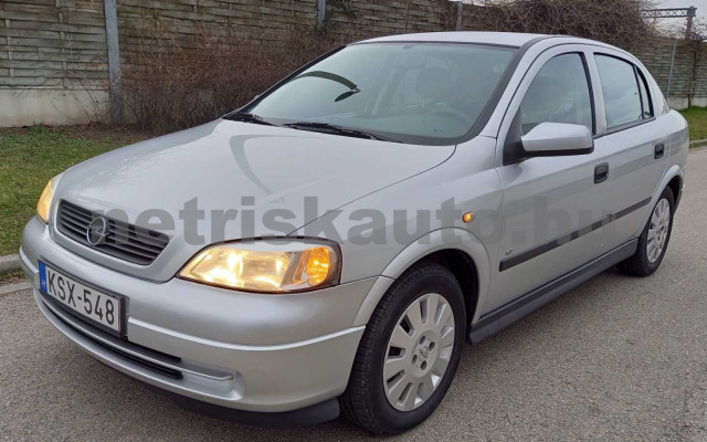 OPEL Astra 1.4 16V Classic II Optima személygépkocsi - 1364cm3 Benzin 120086 2/39