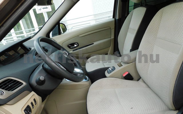 RENAULT Scénic 1.6 dCi Stop&Start Privilege személygépkocsi - 1598cm3 Diesel 121125 6/12