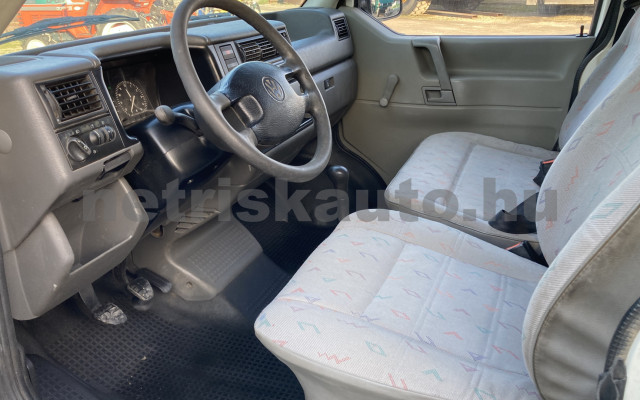 VW Transporter 2.4 Mixto tehergépkocsi 3,5t össztömegig - 2370cm3 Diesel 121414 6/9