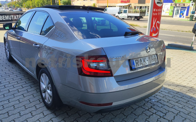 SKODA Octavia 1.4 TSI Style személygépkocsi - 1395cm3 Benzin 121541 2/12