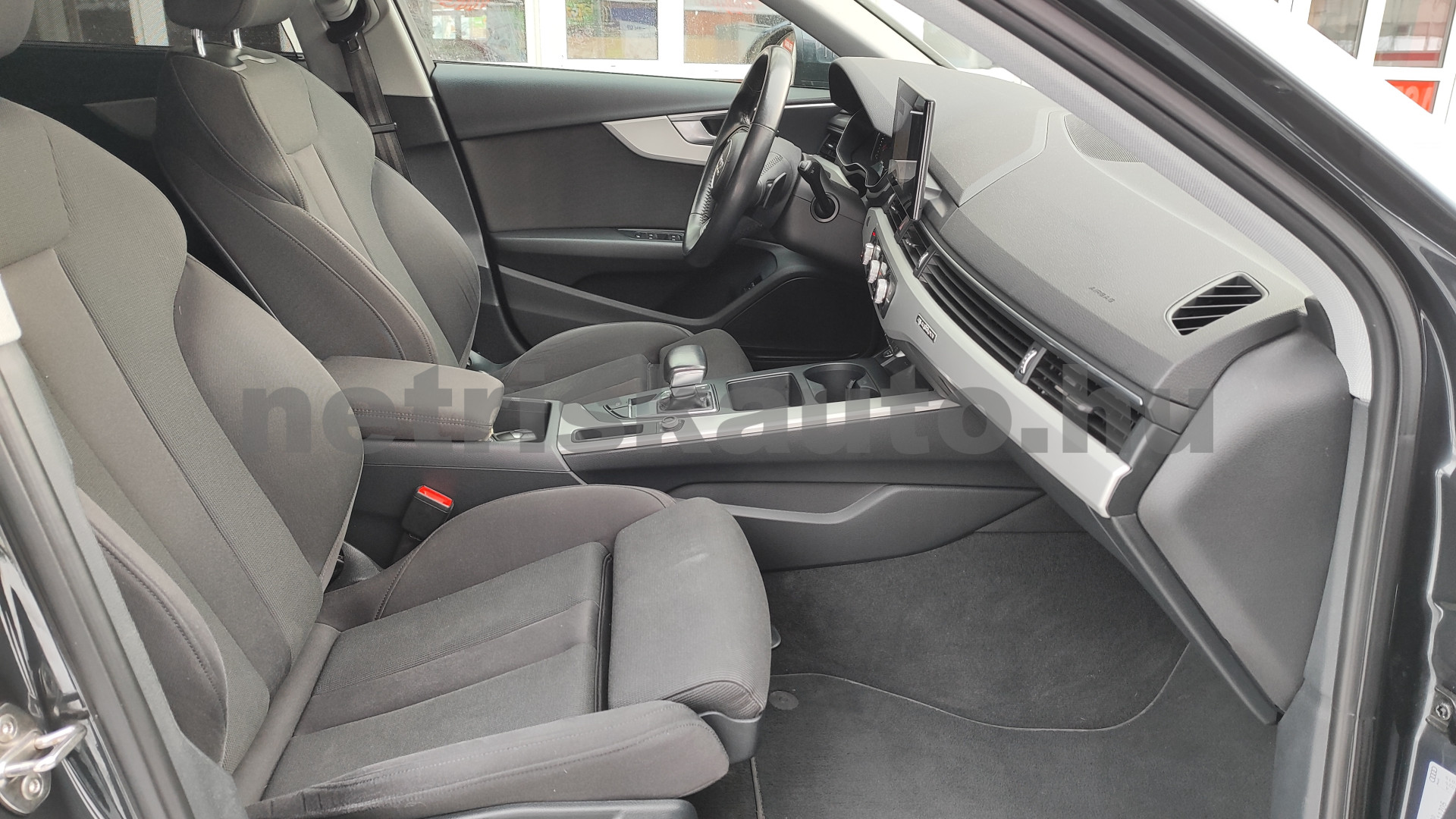 AUDI A4 40 TDI Sport quattro S-tronic személygépkocsi - 1968cm3 Diesel 121371 8/12