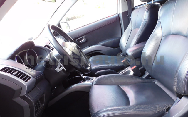 MITSUBISHI Outlander 2.2 D Instyle Navi TC-SST személygépkocsi - 2179cm3 Diesel 121172 6/12