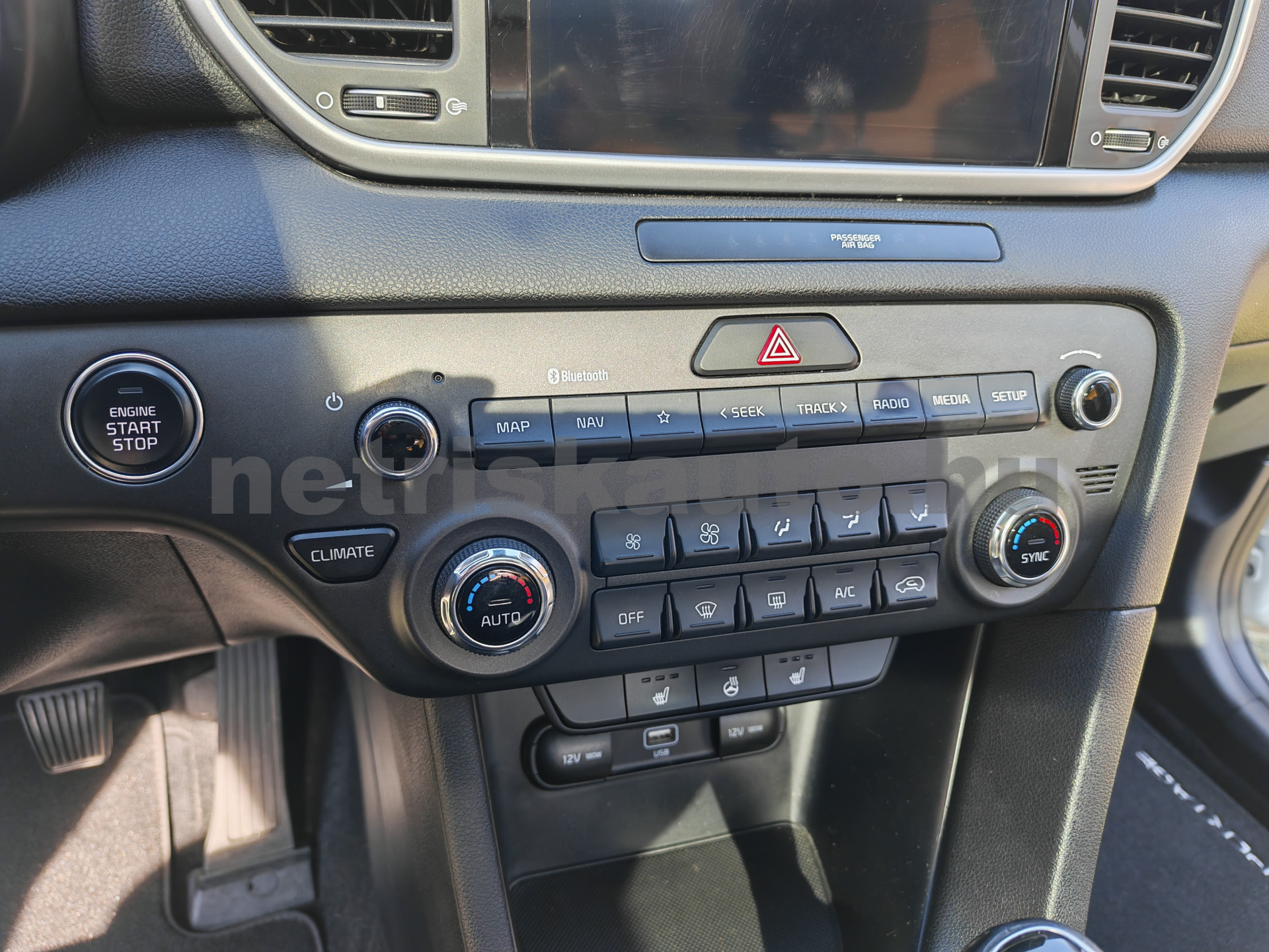 KIA Sportage 1.6 GDI Gold MY21 személygépkocsi - 1591cm3 Benzin 121316 8/12